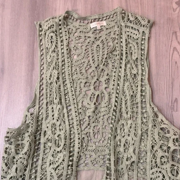 Ultra Flirt Mint Green Crochet Kimono Vest - Picture 3 of 6